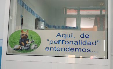 Veterinarios en Camas 3 Veterinario Centro Veterinario Buen Aire: Isabel María Luque Garrido