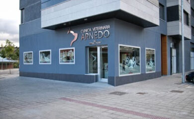 Veterinario Clinica Veterinaria Arnedo Sociedad Limitada Profesional