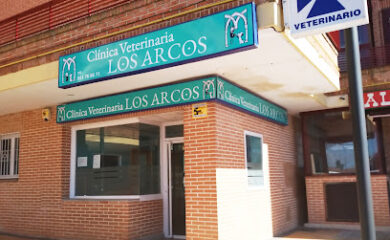 Veterinario Clinica Veterinaria Los Arcos